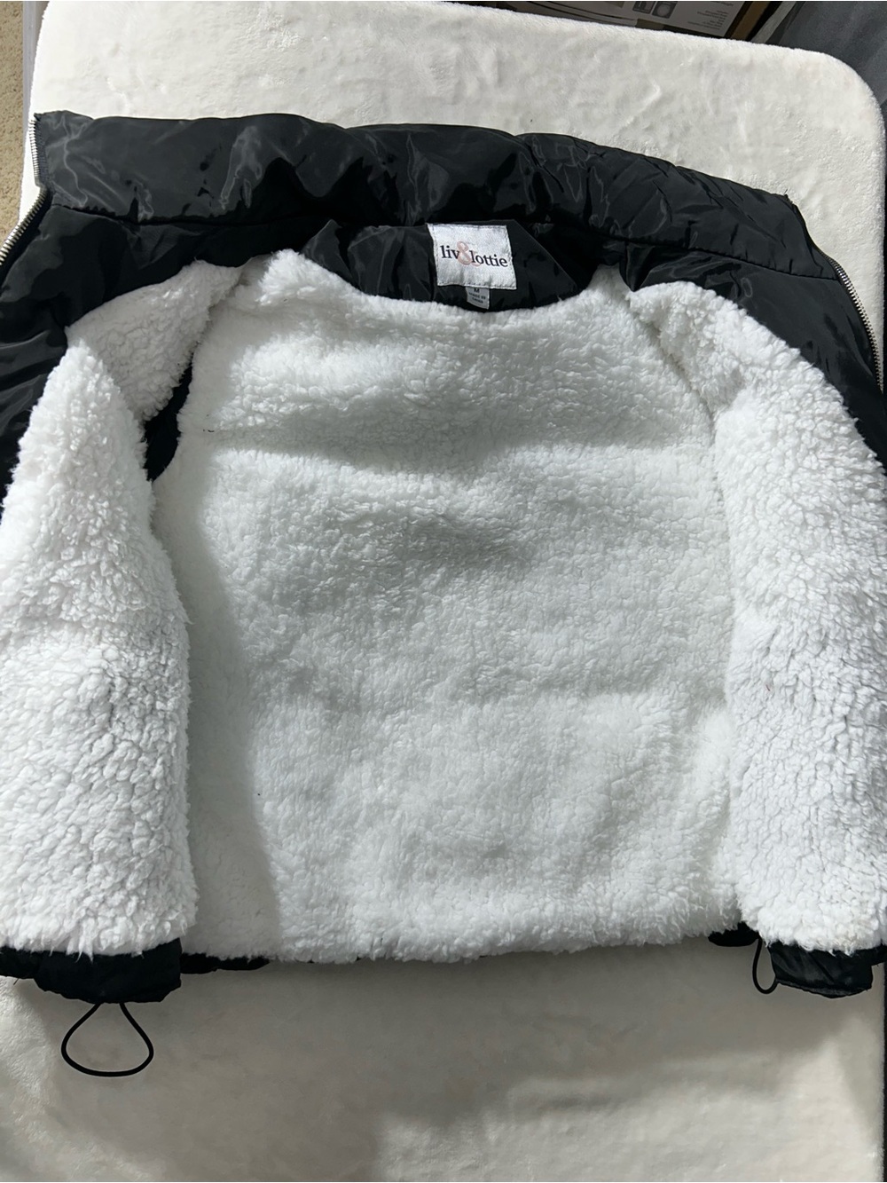 Liv & Lottie Black Puffer Vest Stand Collar Cinch Waist White Fuzzy Lining Sz M - Picture 2 of 12